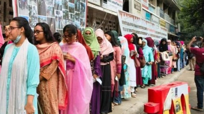 ডাকসুর শীর্ষ তিন পদে ছাত্রীদের ভোটে এগিয়ে শিবির সমর্থিত জোট